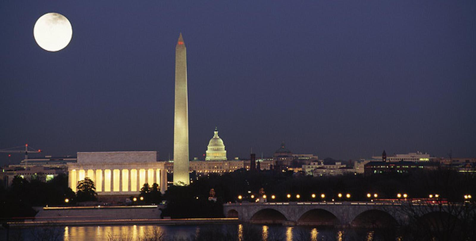 Explore Pennsylvania Avenue and admire the Neoclassical architecture of the White House, which is home to the most iconic address in the city.